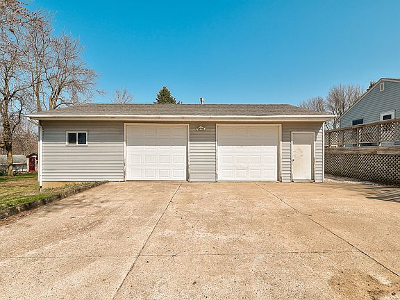 3rd image of 25924 Walleye Dr