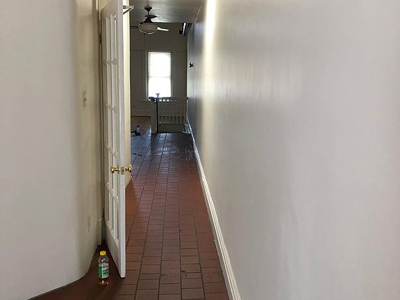 3rd image of 2629 W Cary St