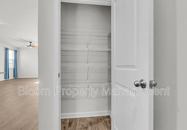 828 Lilyford Ln — Photo 12