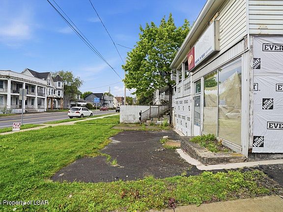 4th image of 214 Harrison Ave