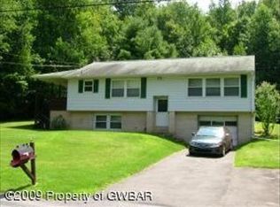 35 Albert Rd, Mountain Top, PA 18707