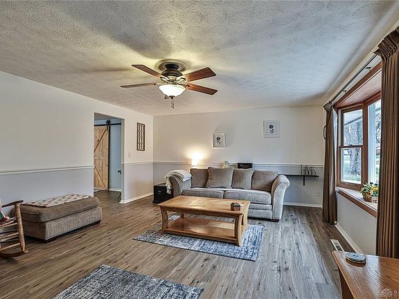 5th image of 2765 Vineland Trl