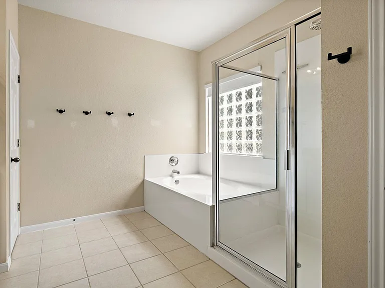 502 Sherwood Ct — Photo 14