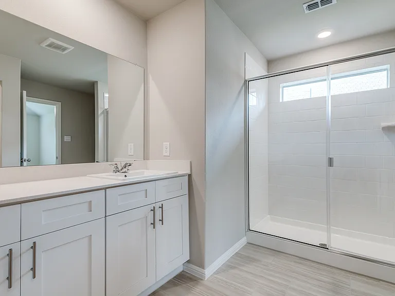 16408 Severn Ln — Photo 8
