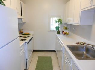 2355 Lancashire Dr APT 1A, Ann Arbor, MI 48105