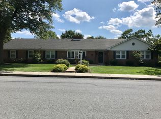 820 High St, Akron, PA 17501