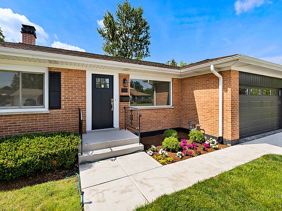 2nd image of 49 King Ln