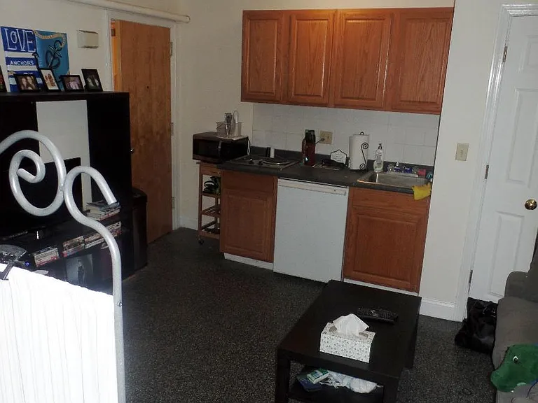 11 Keswick St #B3 — Photo 1