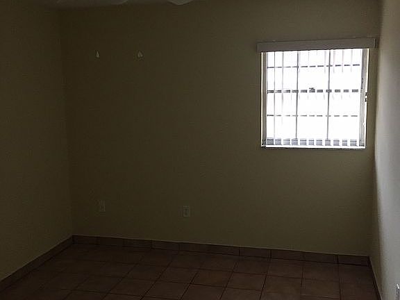 4th image of 4401 Lake Ave