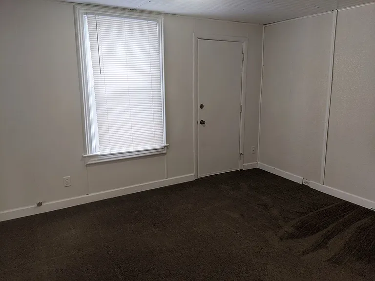 919 Washington St — Photo 4