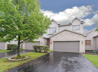 123 Deer Run Ln, Elgin, IL 60120