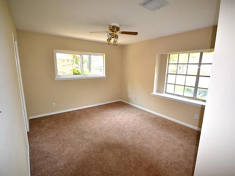 11211 Ash Creek Dr — Photo 15