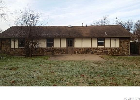 3rd image of 1006 S Wewoka Ave
