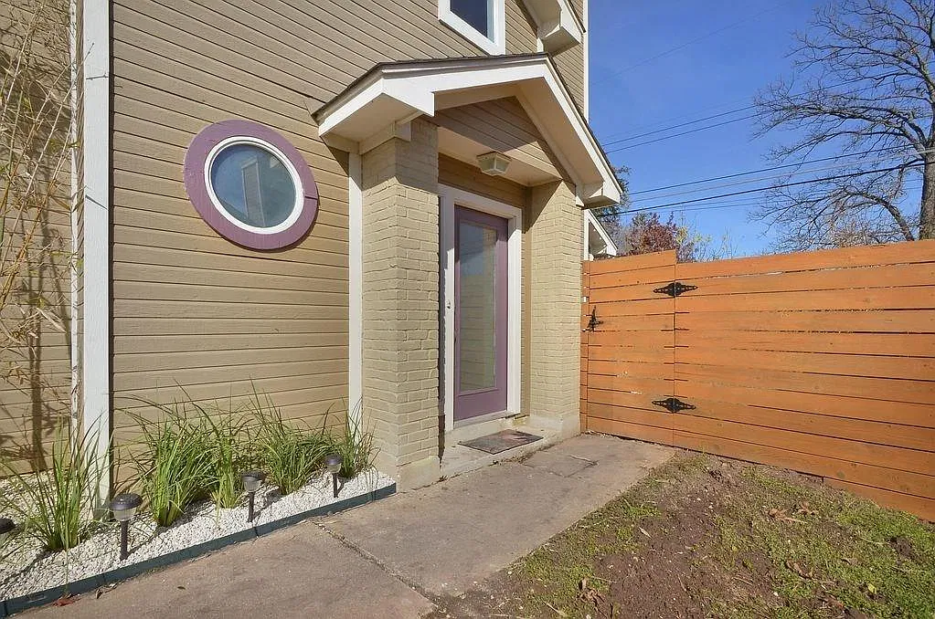 2 bed, 2.0 bath, 1027 sqft, $2,195 — Photo 2