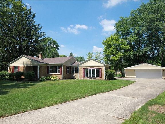 2nd image of 2218 Green Rock Ln