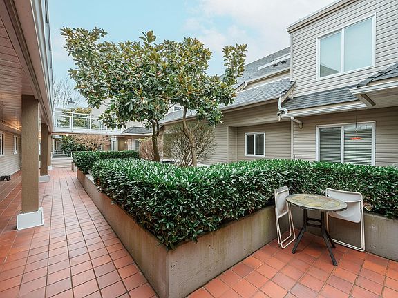 3rd image of 4988 47a Ave #205