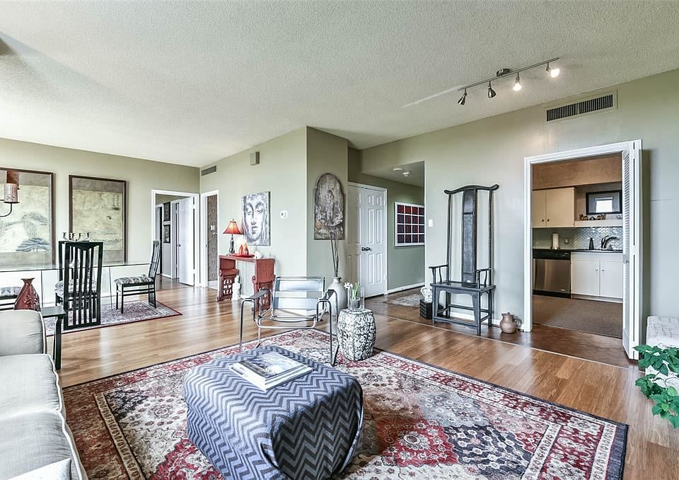 1st image of 15 Greenway Plz Unit 5A