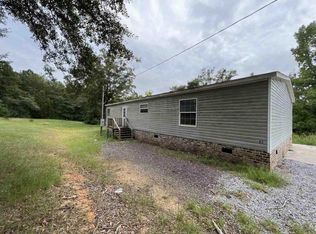 698 Klondike Rd, Livingston, AL 35470