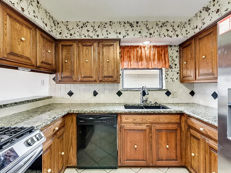 3217 Laurel Oaks Ct — Photo 5