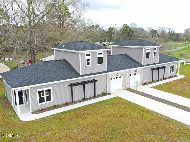 21 Crew Ct — Photo 3