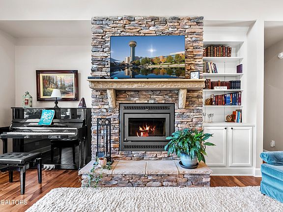 15th image of this home