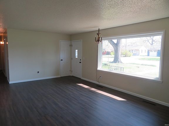 5th image of 1937 S Walnut Ln
