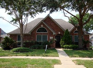 7111 Glenwood Dr, Sugar Land, TX 77479
