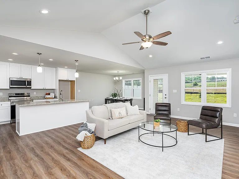 113 Lake View Cir — Photo 11