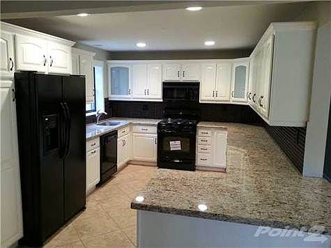 3rd image of 3171 SW 22nd St