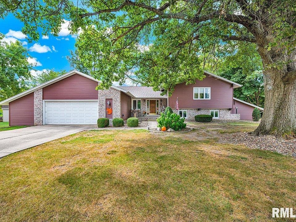 1st image of 111 Ivy Ln