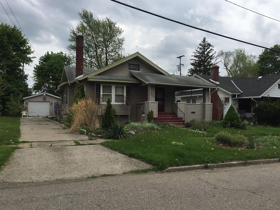 2nd image of 129 W Dartmouth St