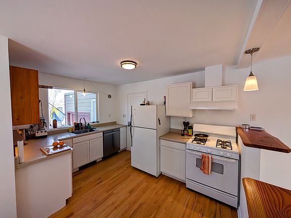 2nd image of 612 S 12th Ave