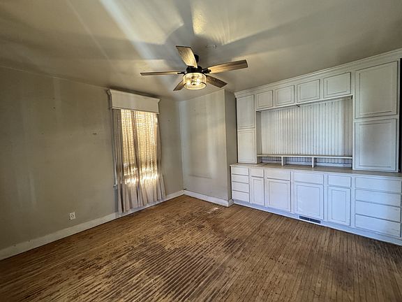 5th image of 337 W 3rd St