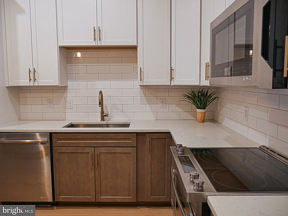 4th image of 44691 Wellfleet Dr #201