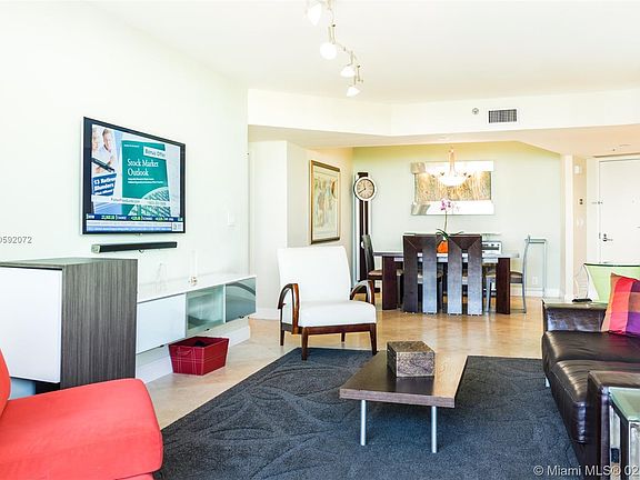 4th image of 1000 Island Blvd APT 2705