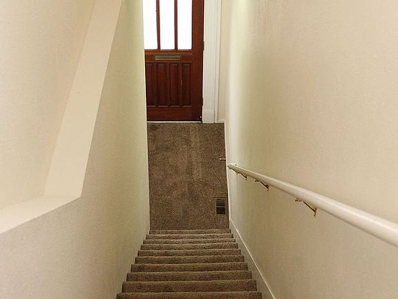 5th image of 3719 S Hood Ave #B