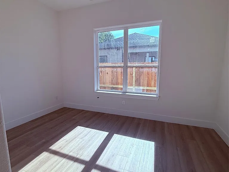 824 Mabel St — Photo 4