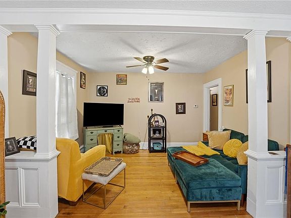 4th image of 271 Coe St
