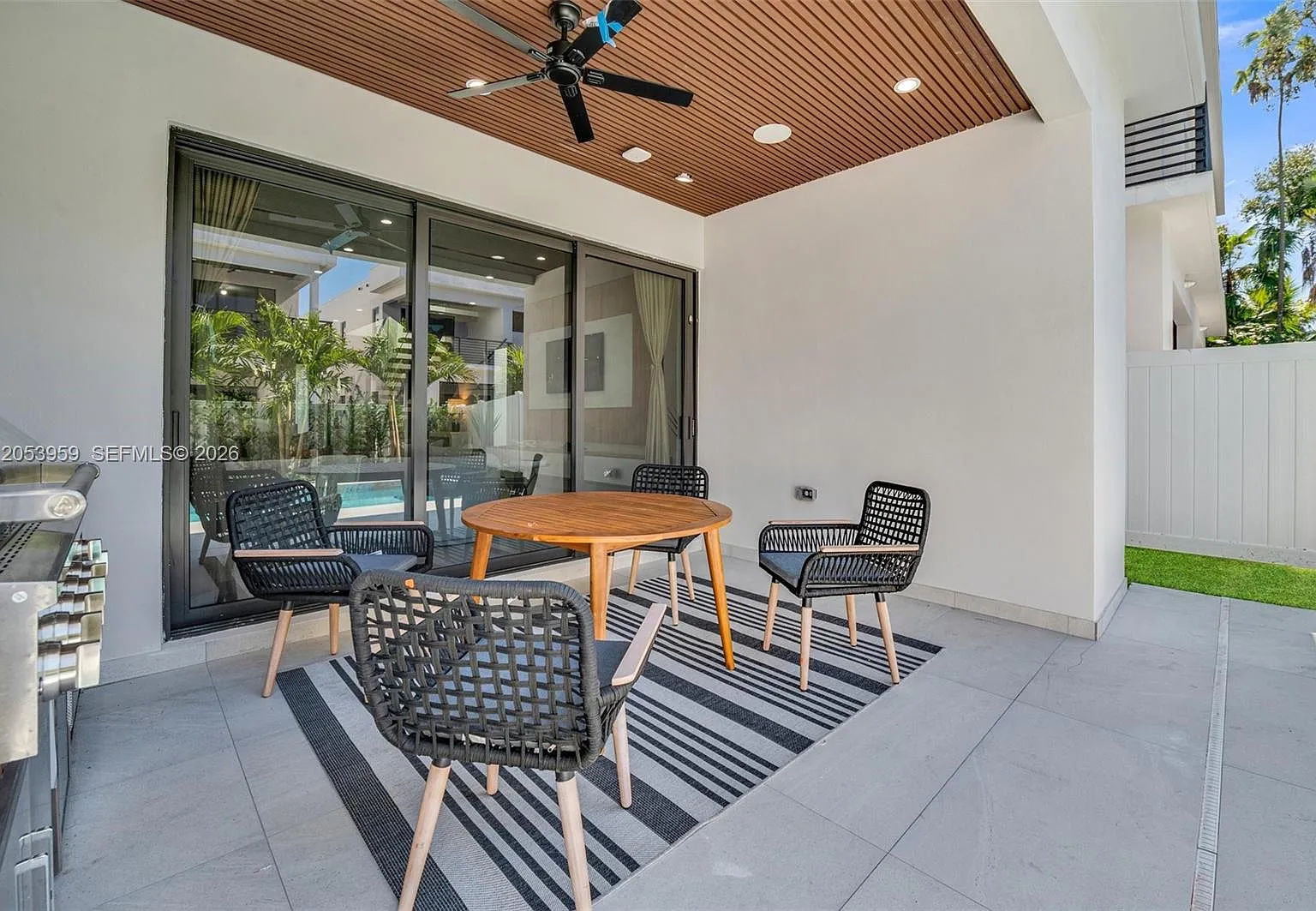 3 bed, 3.5 bath, $9,400 — Photo 3