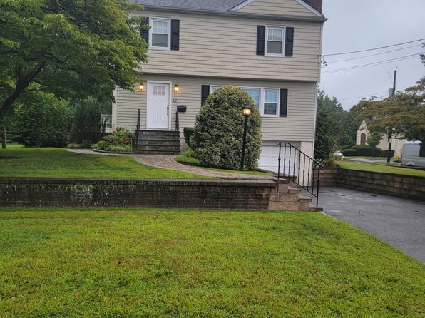 62 Lee Ave