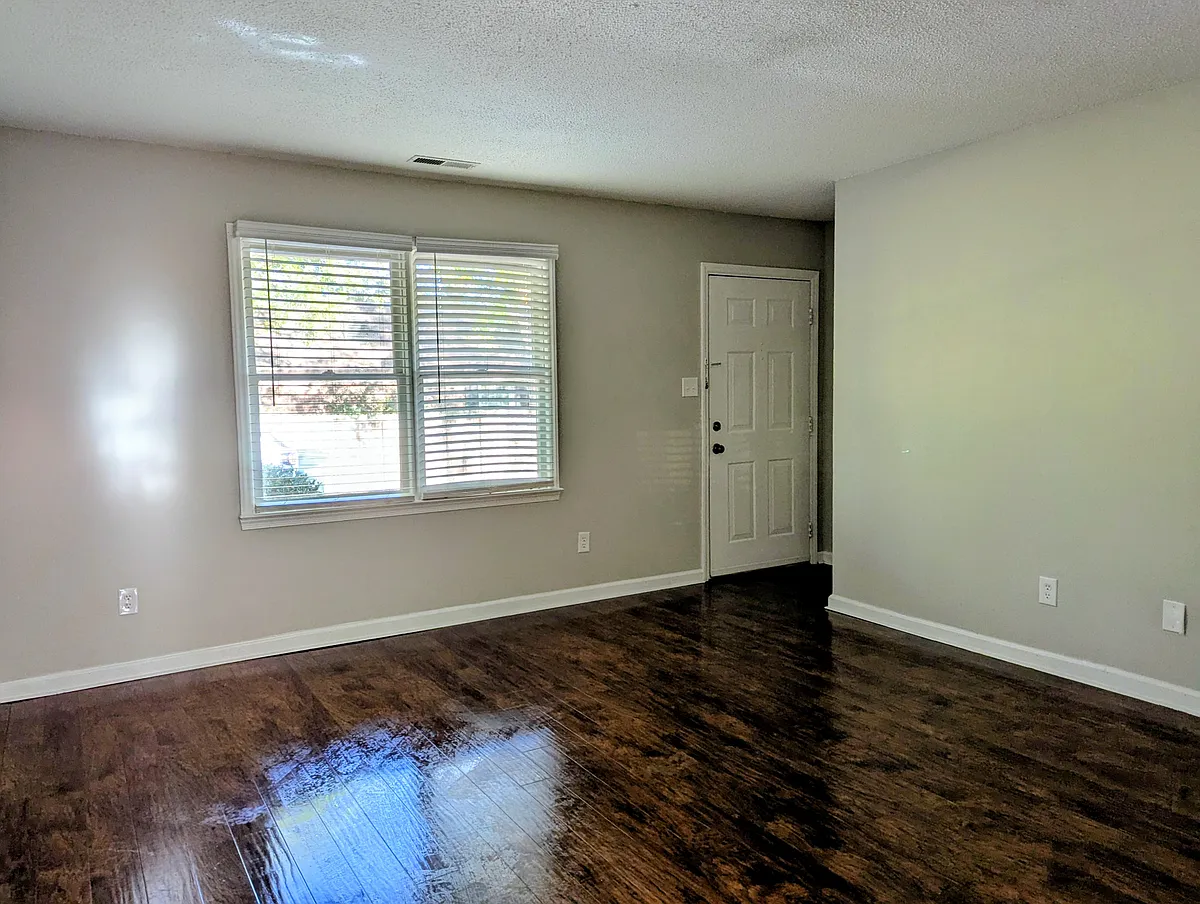 Building Photo - 19 Brookwood Ave NW #19