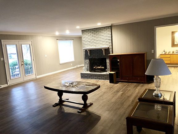 2nd image of 3057 Clydesdale Dr