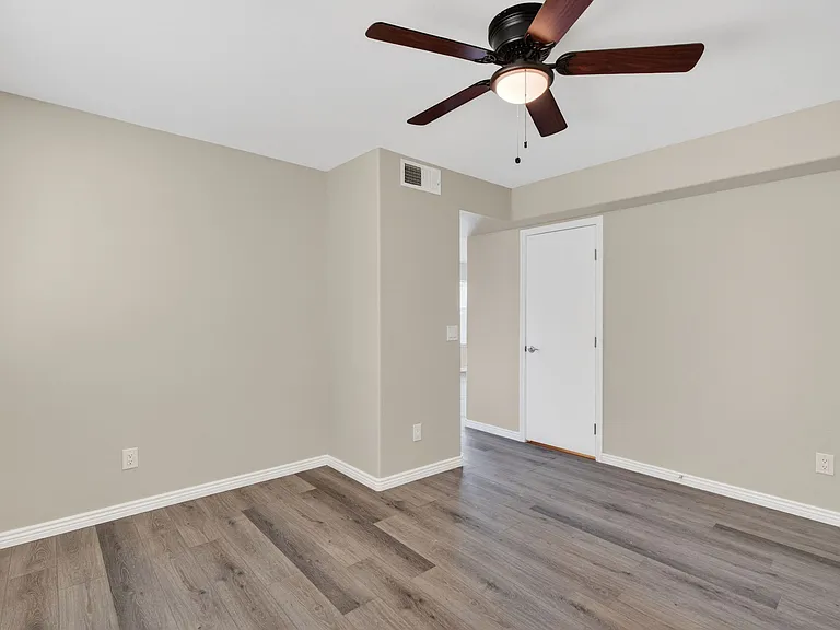 3624 N 106th Ln — Photo 13
