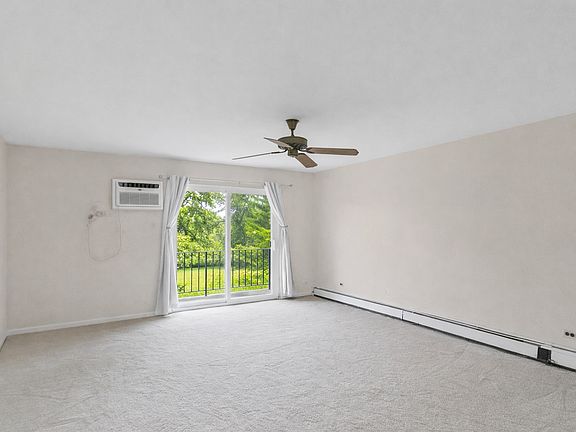 4th image of 2431 Ogden Ave APT 10
