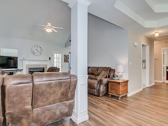 5th image of 134 Royal Pine Dr