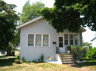 117 S Park St, Spring Lake, MI 49456