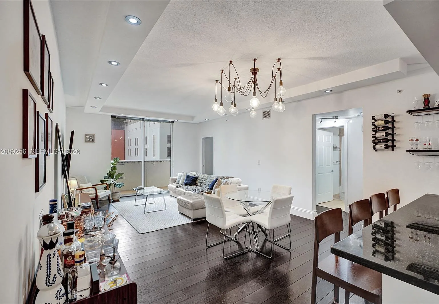 The Minorca Condo — Photo 1