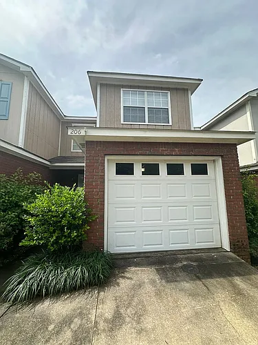 206 Foxchase Ln Photo 1
