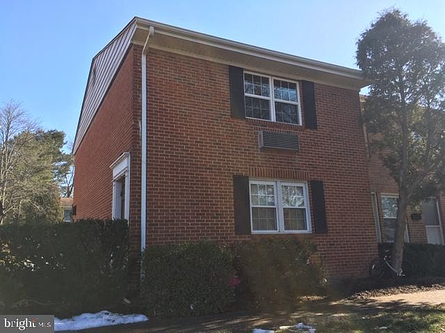 2nd image of 112 N Sterling Blvd