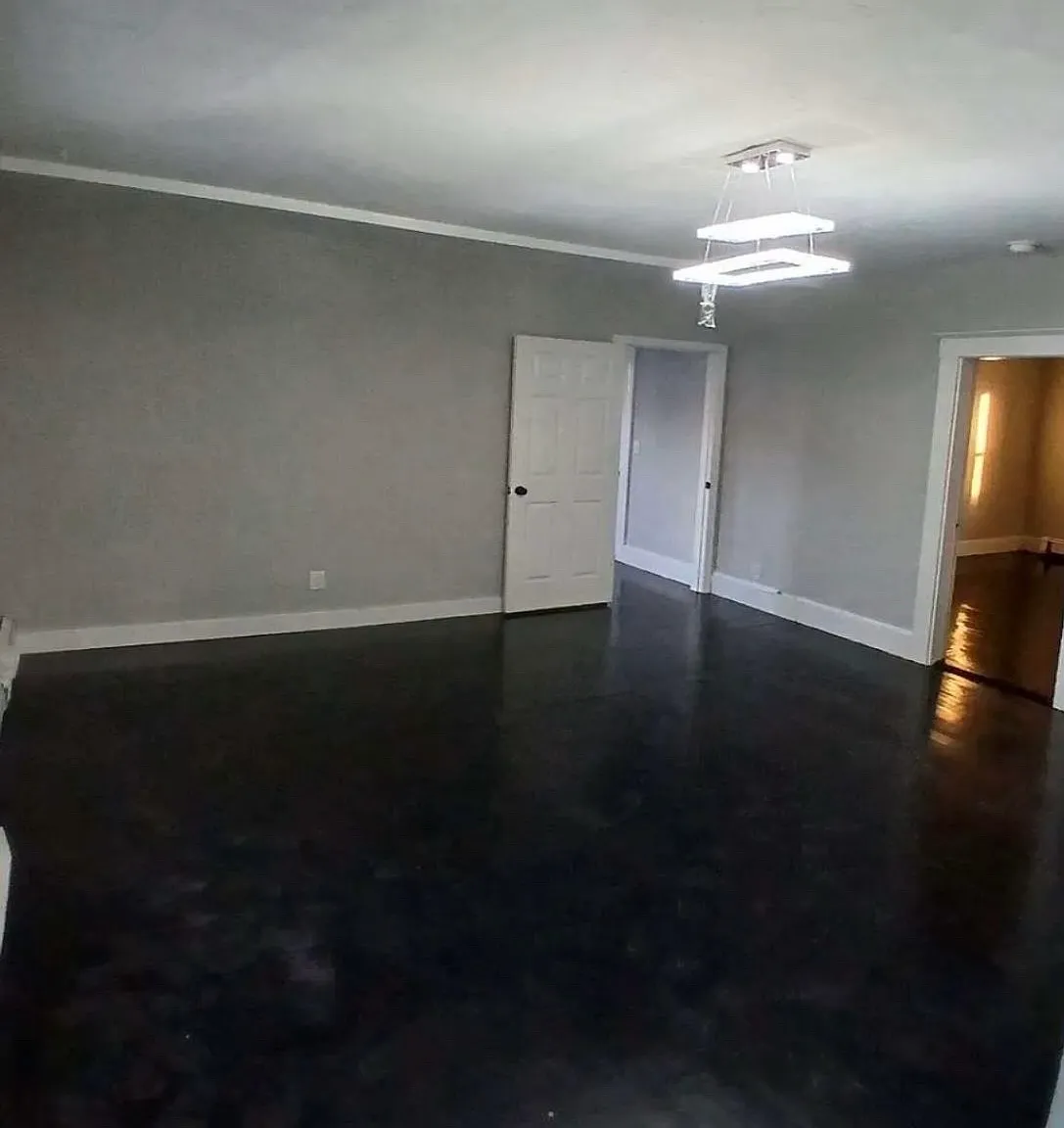 4 bed, 1120 sqft, $2,100 — Photo 4
